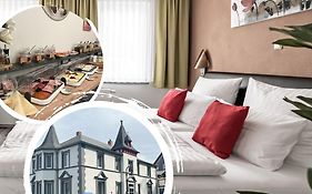 Le Petit Palais - Hotel/Pension